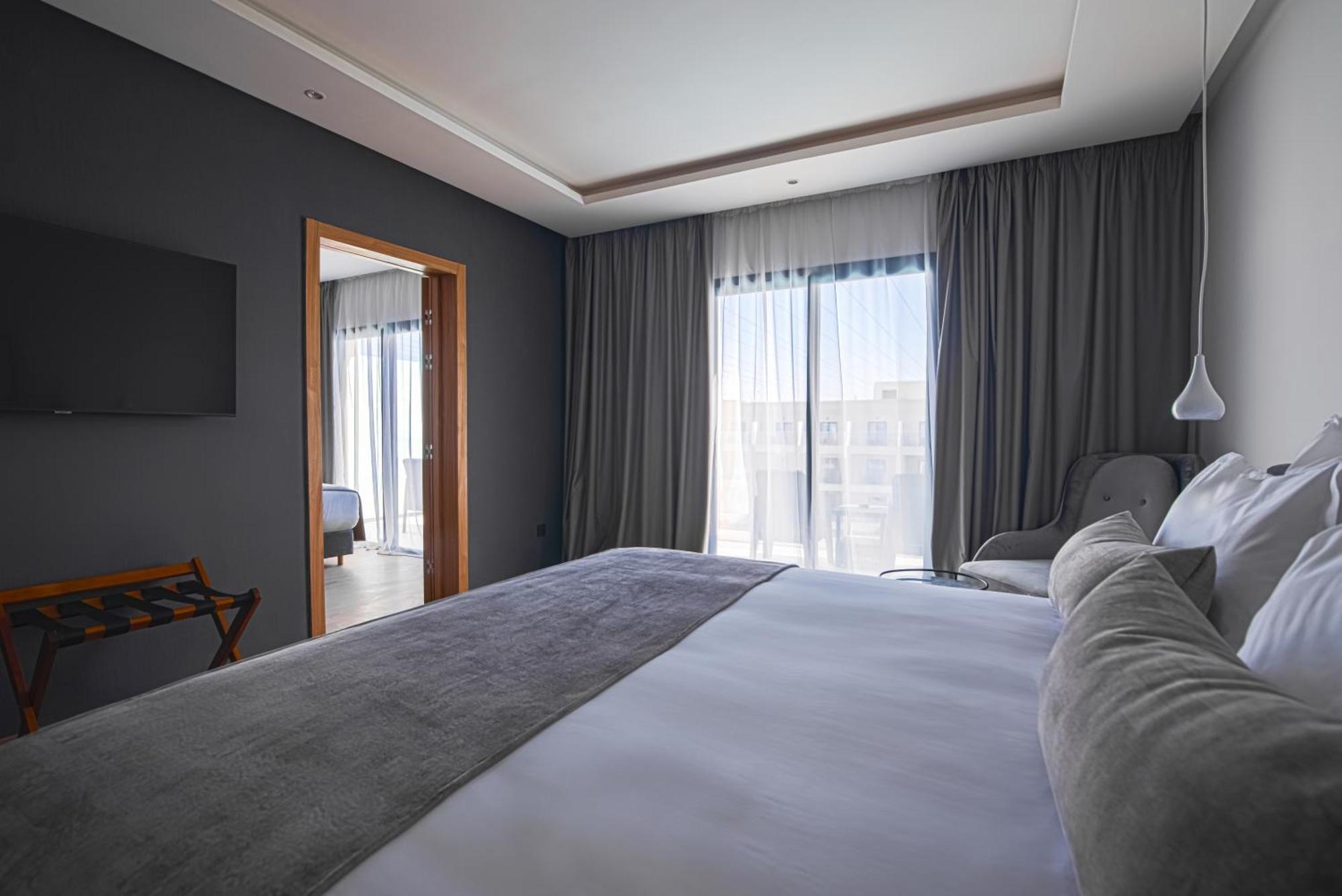Dominium Palace Agadir Ngoại thất bức ảnh A bedroom in the hotel