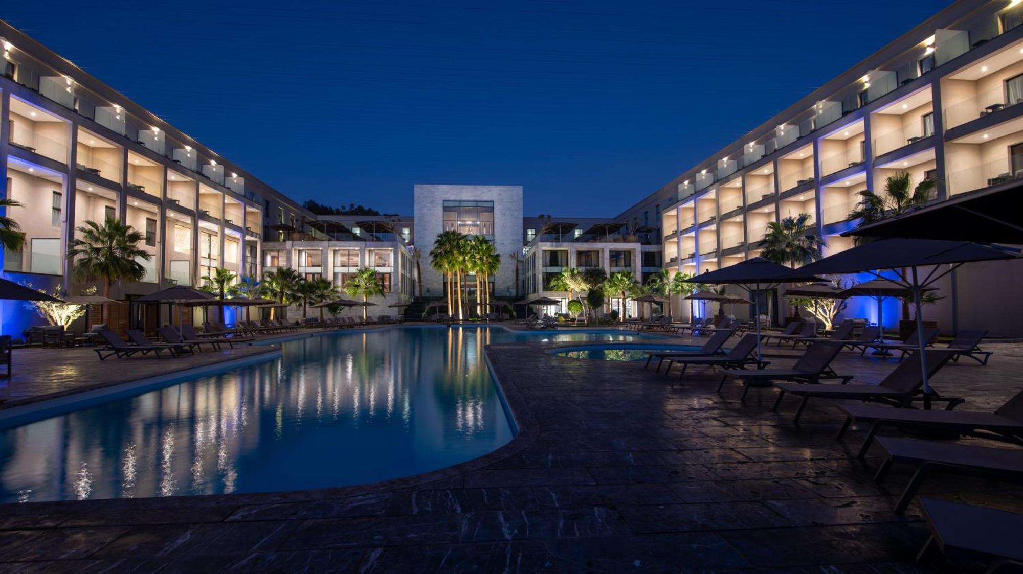 Dominium Palace Agadir Ngoại thất bức ảnh The hotel at night