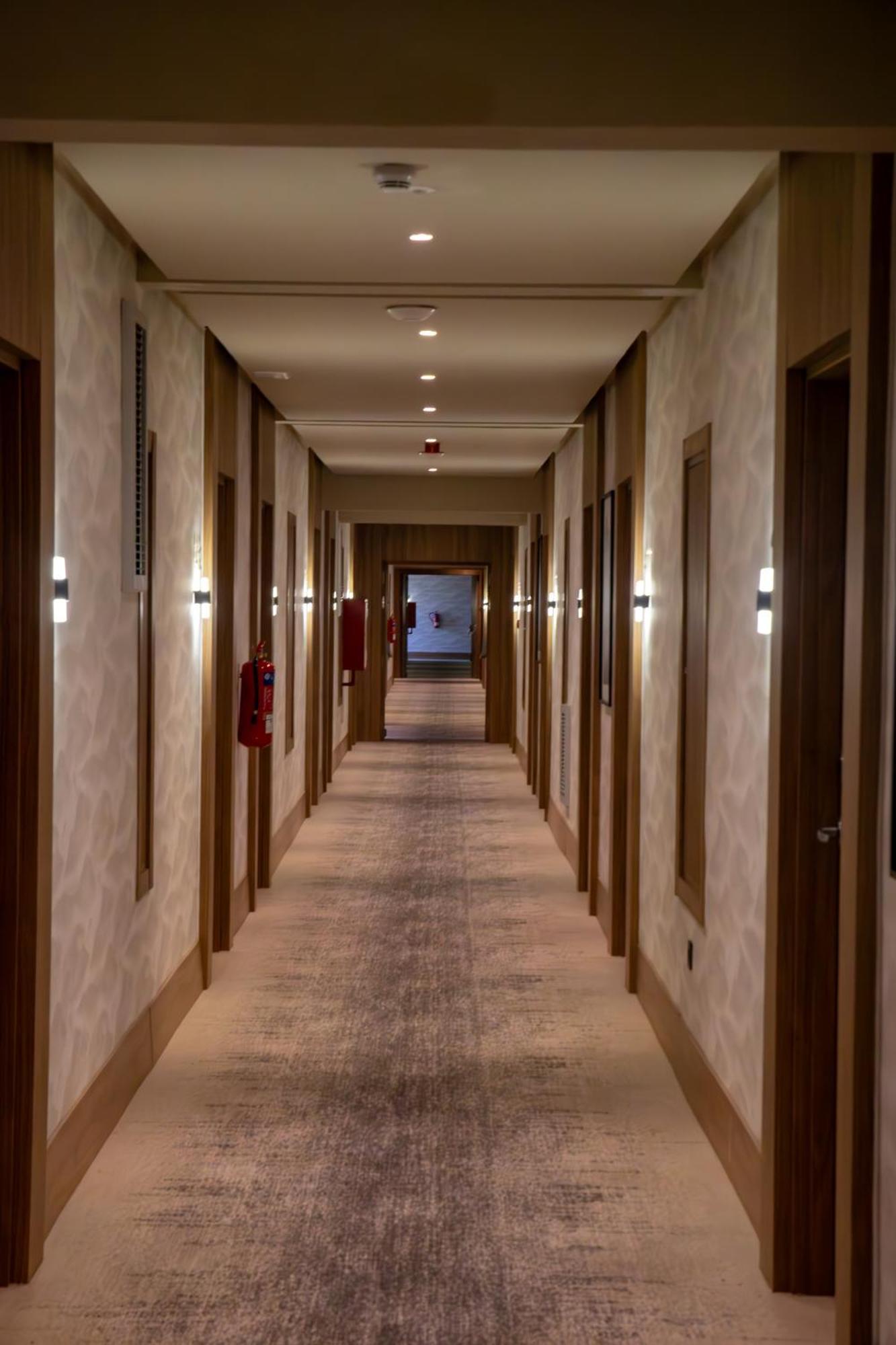 Dominium Palace Agadir Ngoại thất bức ảnh A corridor in a hotel