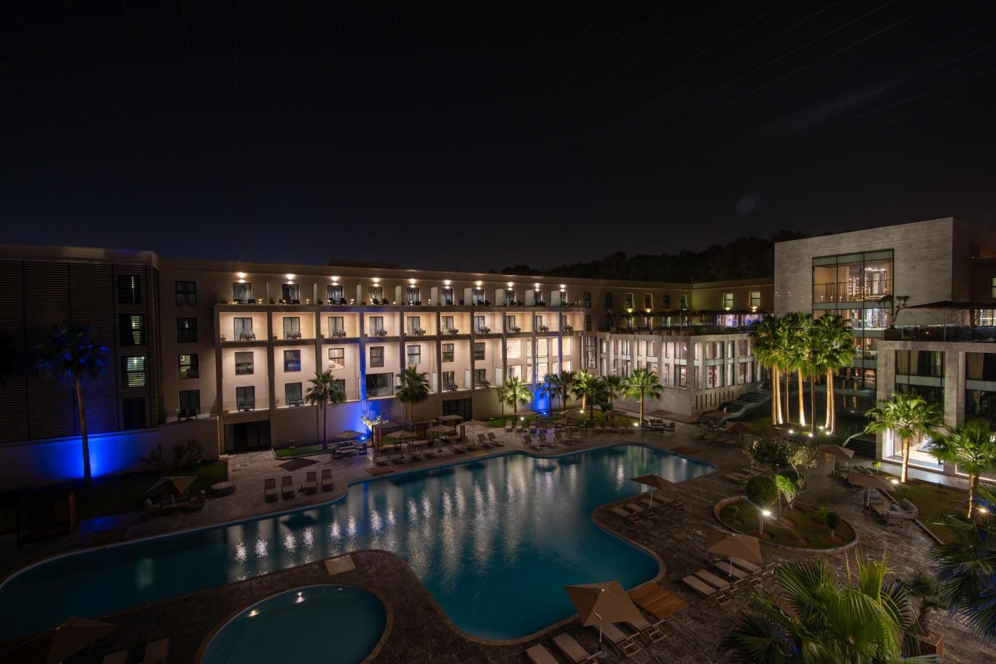 Dominium Palace Agadir Ngoại thất bức ảnh The hotel at night